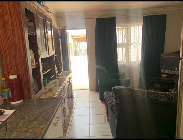 2 BEDROOM HOUSE FOR SALE IN MALIBU VILLAGE